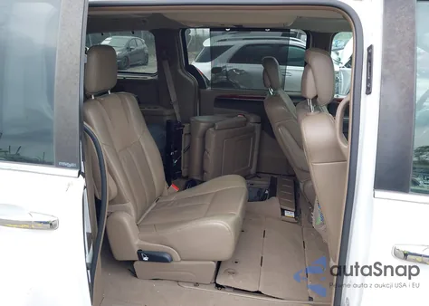 2014 Chrysler Town & Country Limited z USA, uszkodzony, nr VIN 2C4RC1GG3ER195337